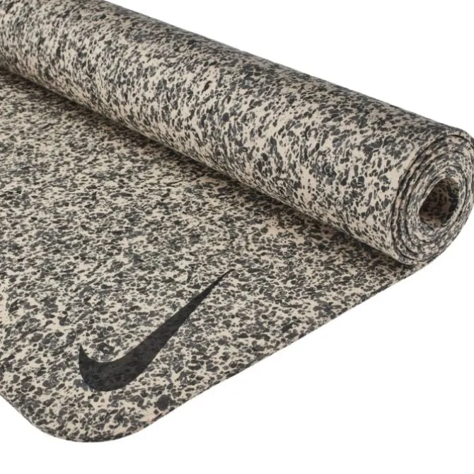Nike Fitnessgeräte>Move Yoga Mat 4 Mm (61Cm X 172Cm) Weiß