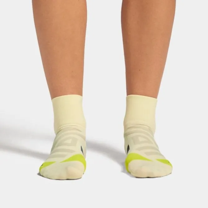 On Socken & Strümpfe | Laufsocken>Performance Mid Sock Grün